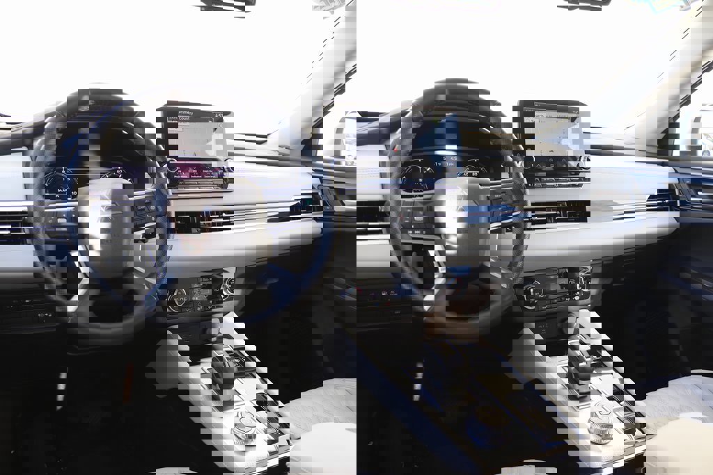 Used 2023 Mitsubishi Outlander SEL image 2