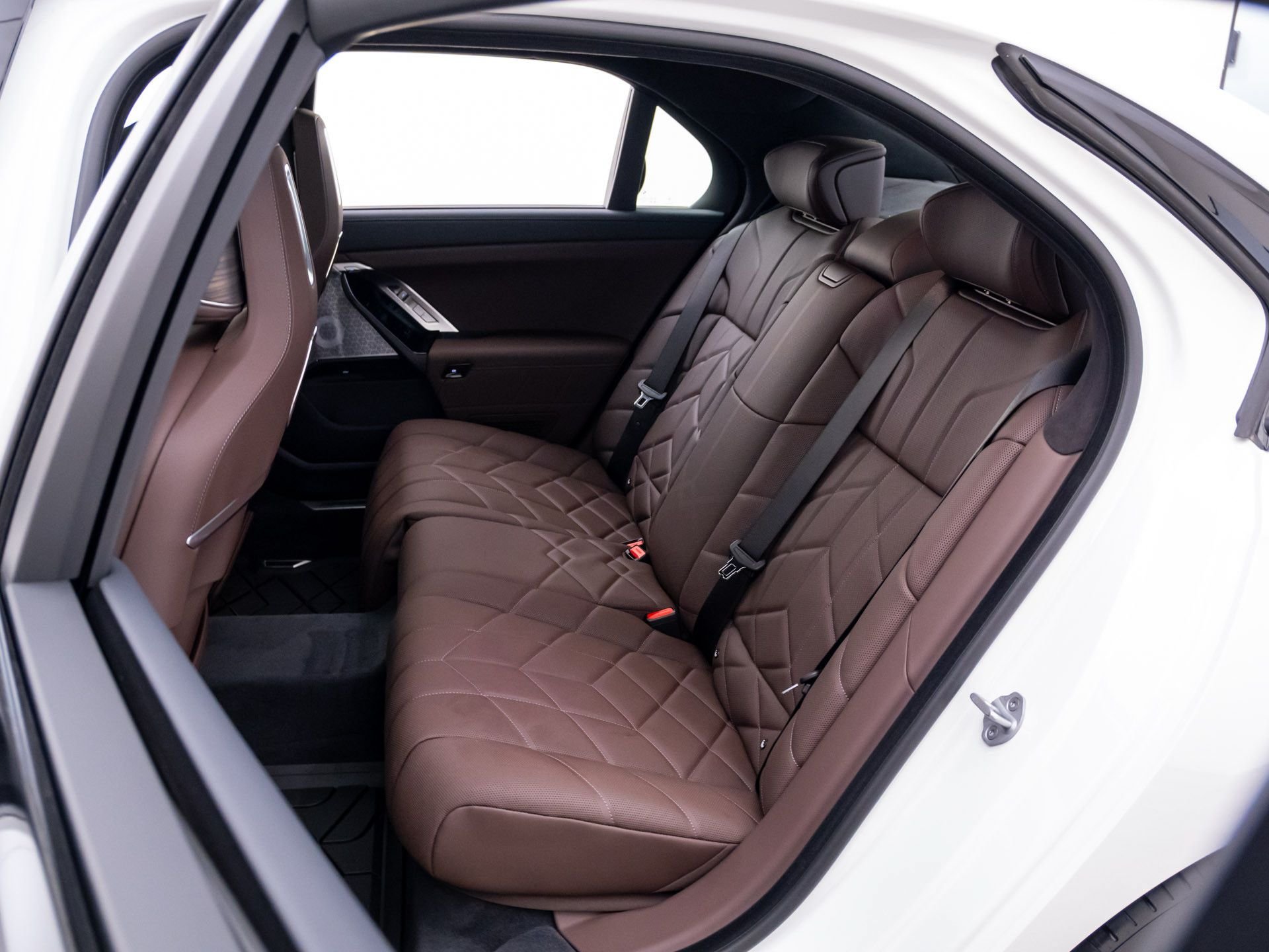 New 2026 BMW i7 M70 AWD/4WD image 19