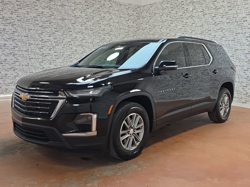 Used 2023 Chevrolet Traverse LT image 3