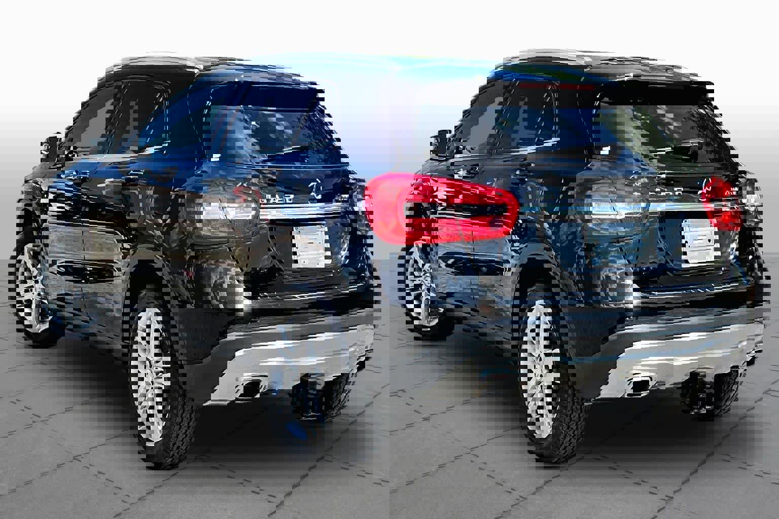 Used 2017 Mercedes-Benz GLA 250 4MATIC image 12