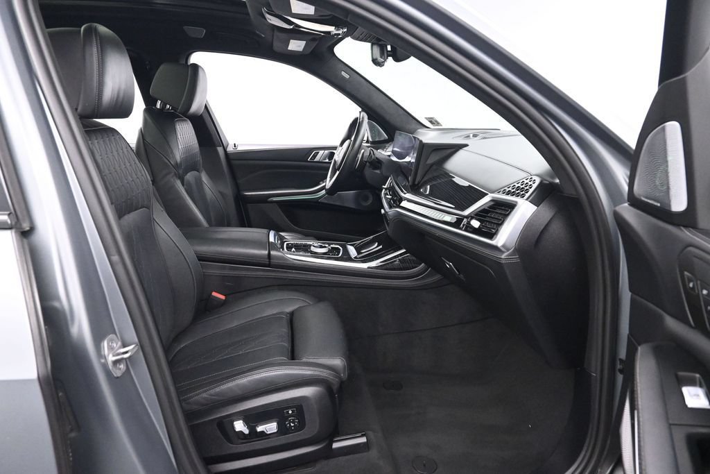 Used 2023 BMW X7 M60i w/ Executive Package AWD/4WD image 29