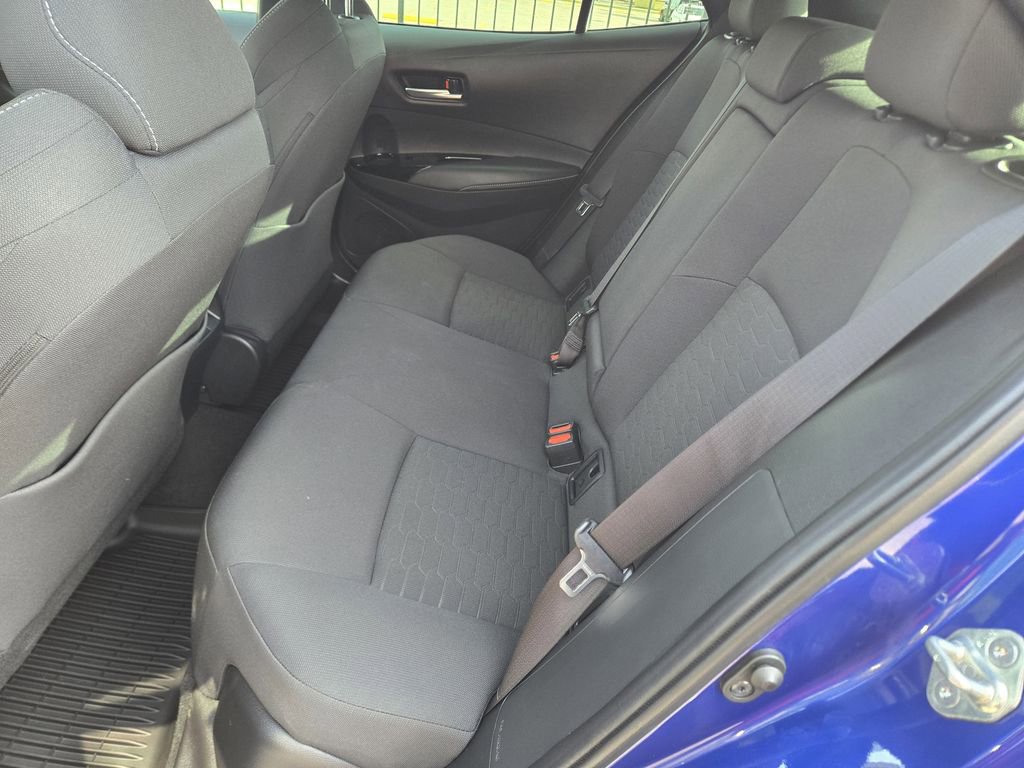 Used 2025 Toyota Corolla SE w/ SE Package image 18