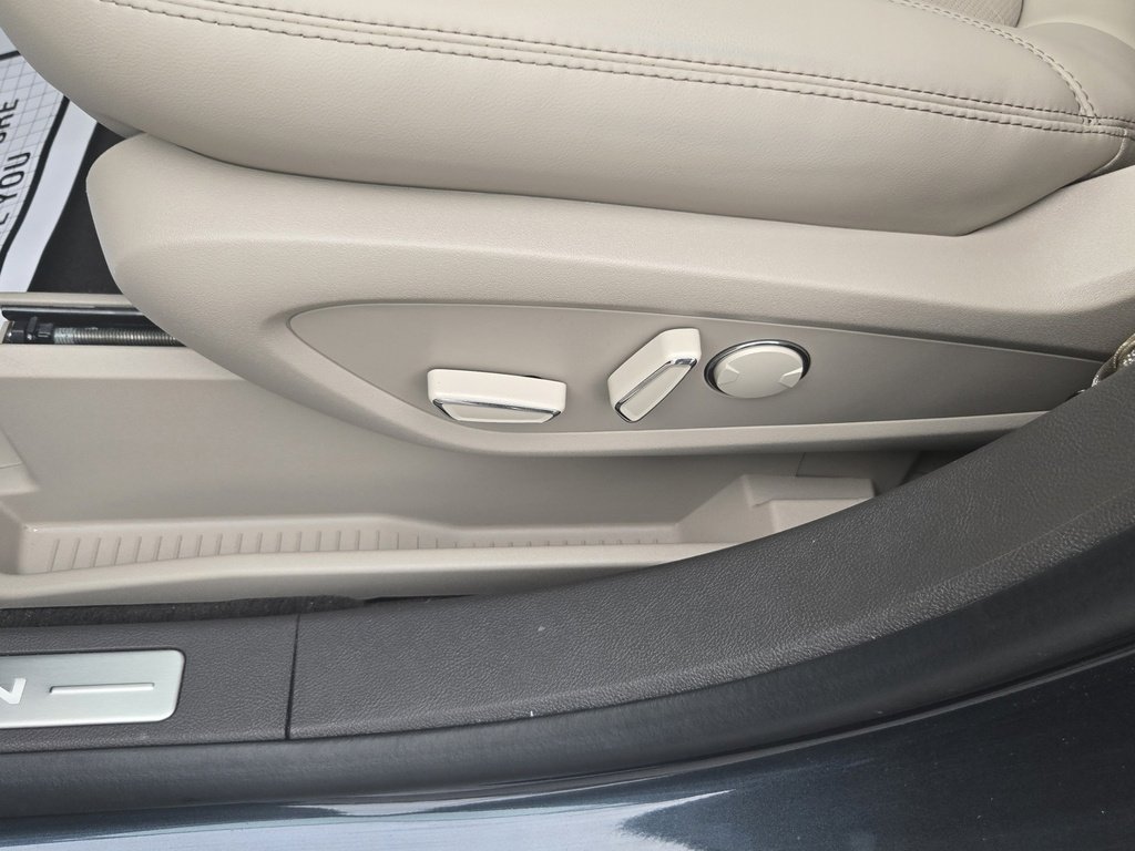 Certified 2023 Lincoln Nautilus Reserve image 13