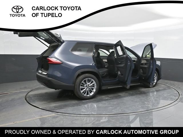 Used 2025 Toyota Grand Highlander AWD image 42