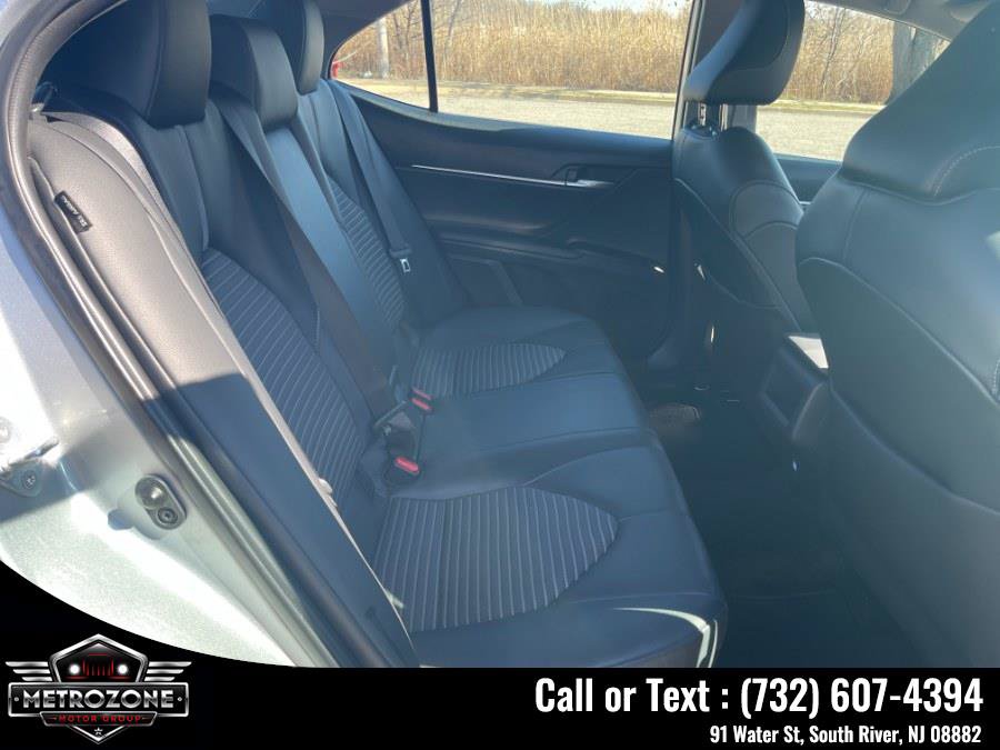 Used 2021 Toyota Camry SE FWD image 13