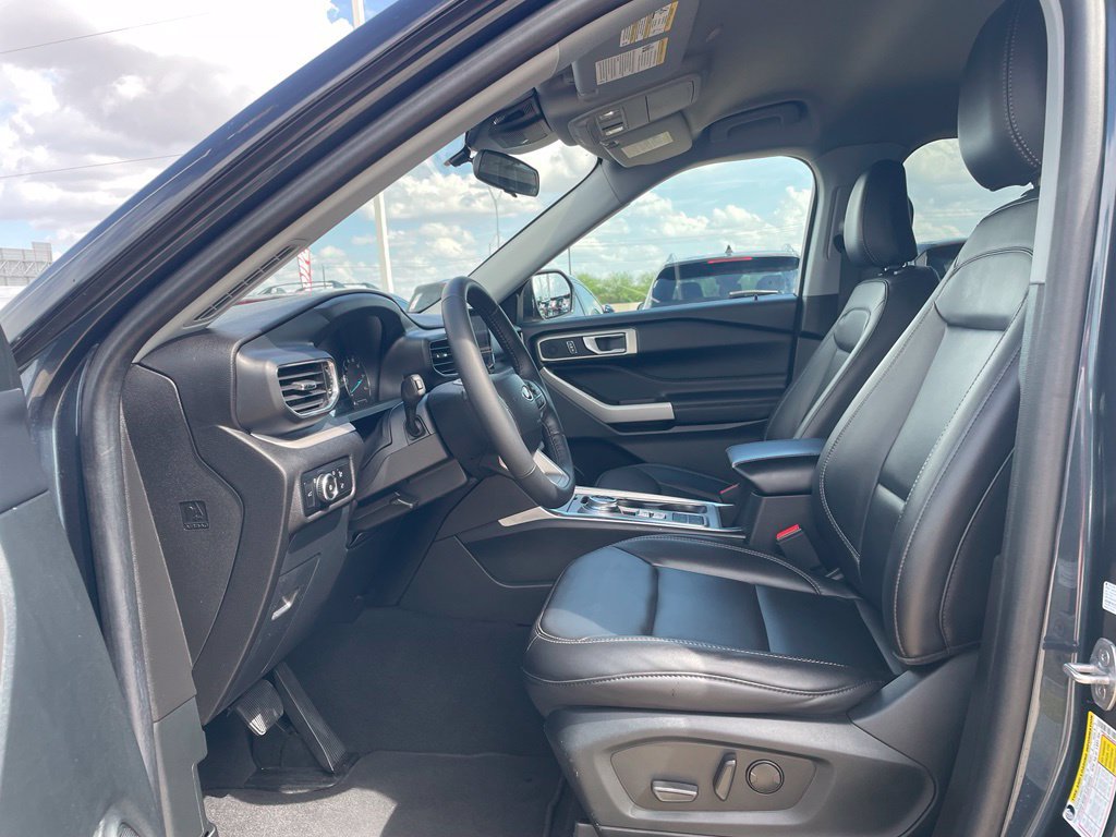 Used 2023 Ford Explorer XLT w/ Equipment Group 202A RWD image 19
