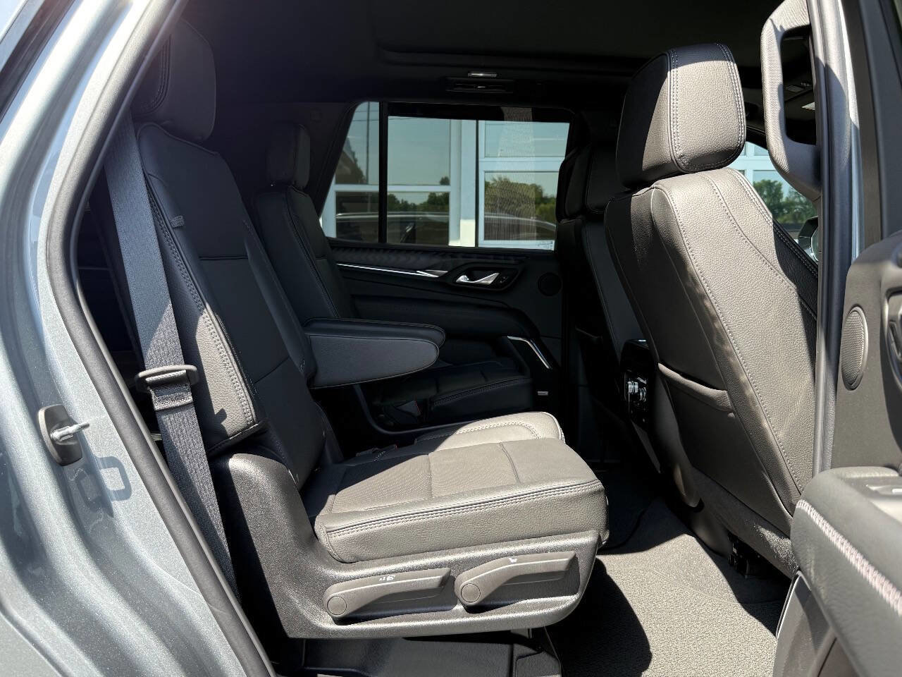 Used 2024 GMC Yukon Denali w/ Max Trailering Package image 38
