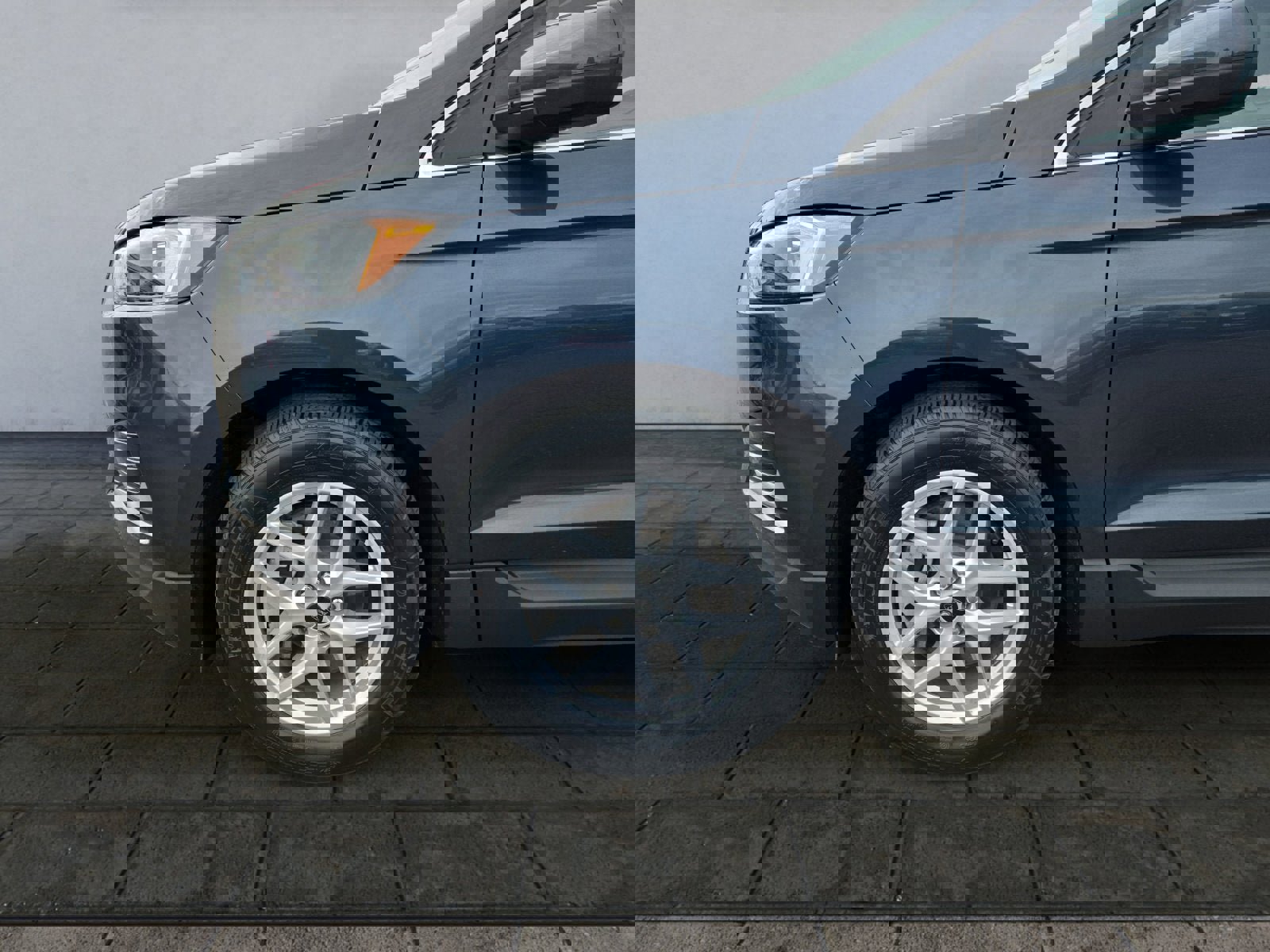 Used 2023 Ford Edge SEL image 27