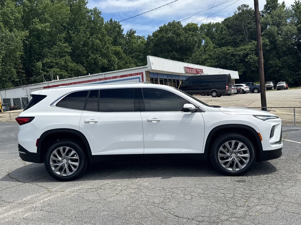 Used 2025 Buick Enclave Preferred AWD/4WD image 8