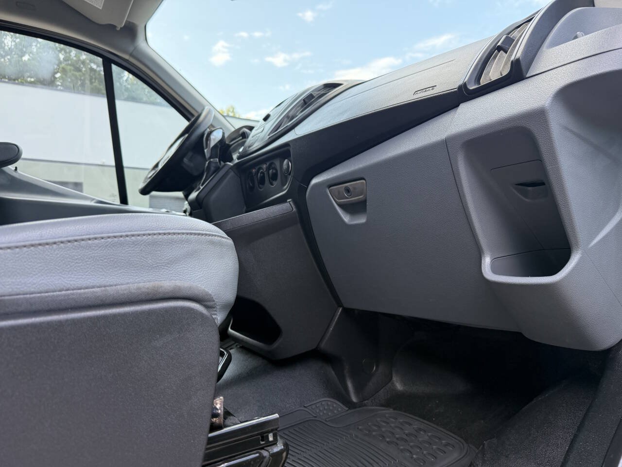 Used 2019 Ford Transit 250 148 Low Roof RWD image 22