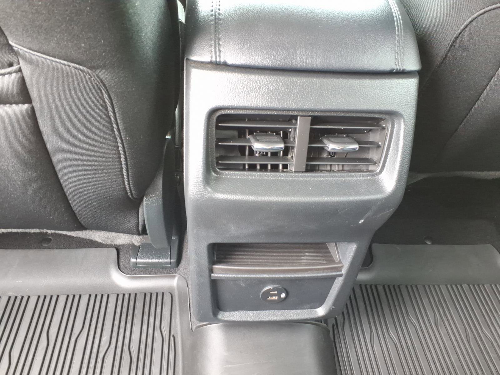 Used 2022 Ford Edge SE w/ Black Appearance Package AWD/4WD image 9