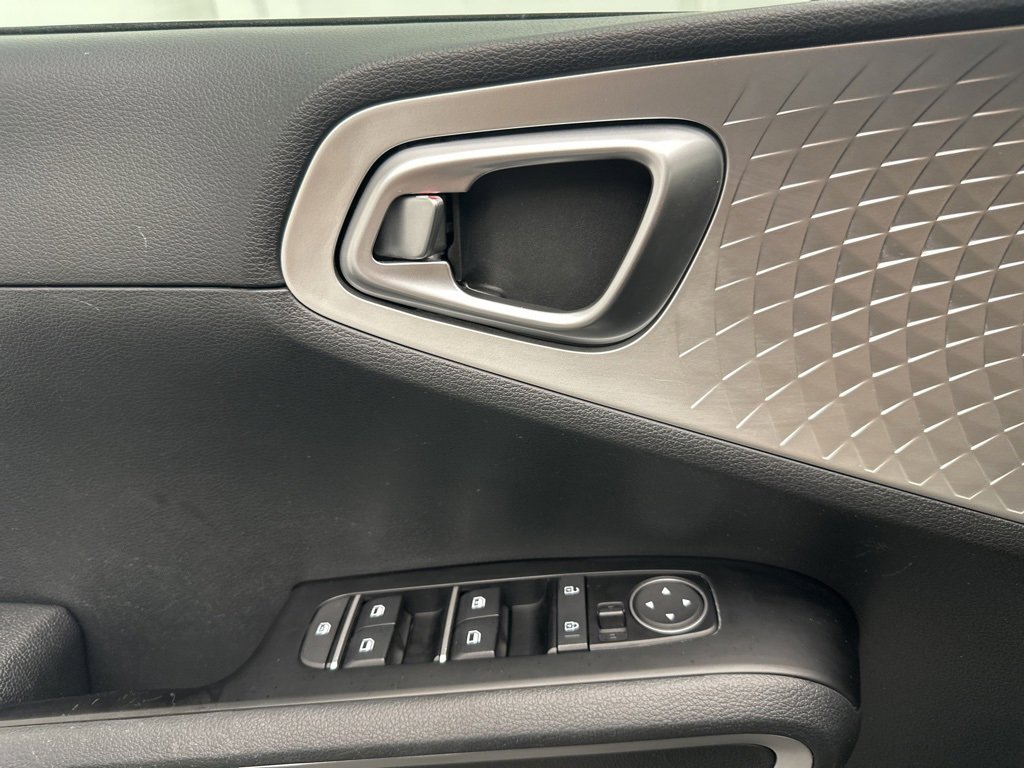 Used 2022 Kia Soul LX image 23