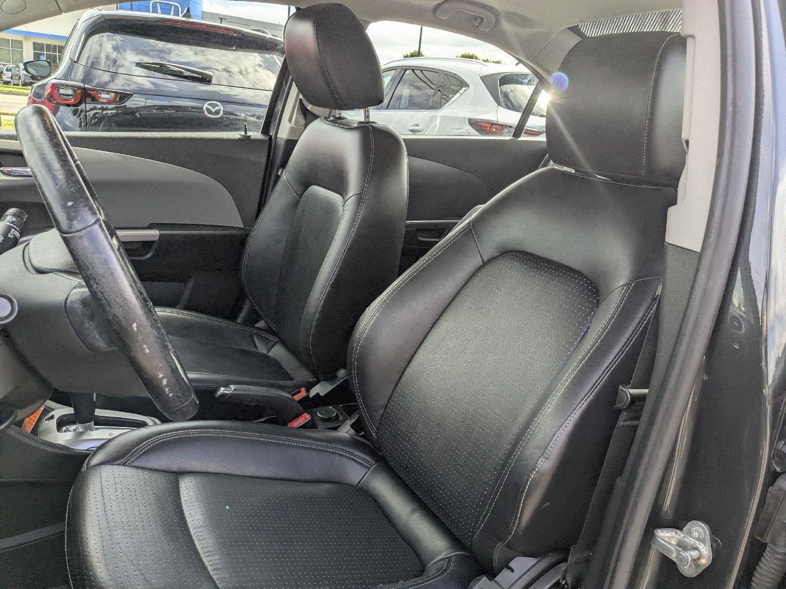 Used 2020 Chevrolet Sonic Premier FWD image 18