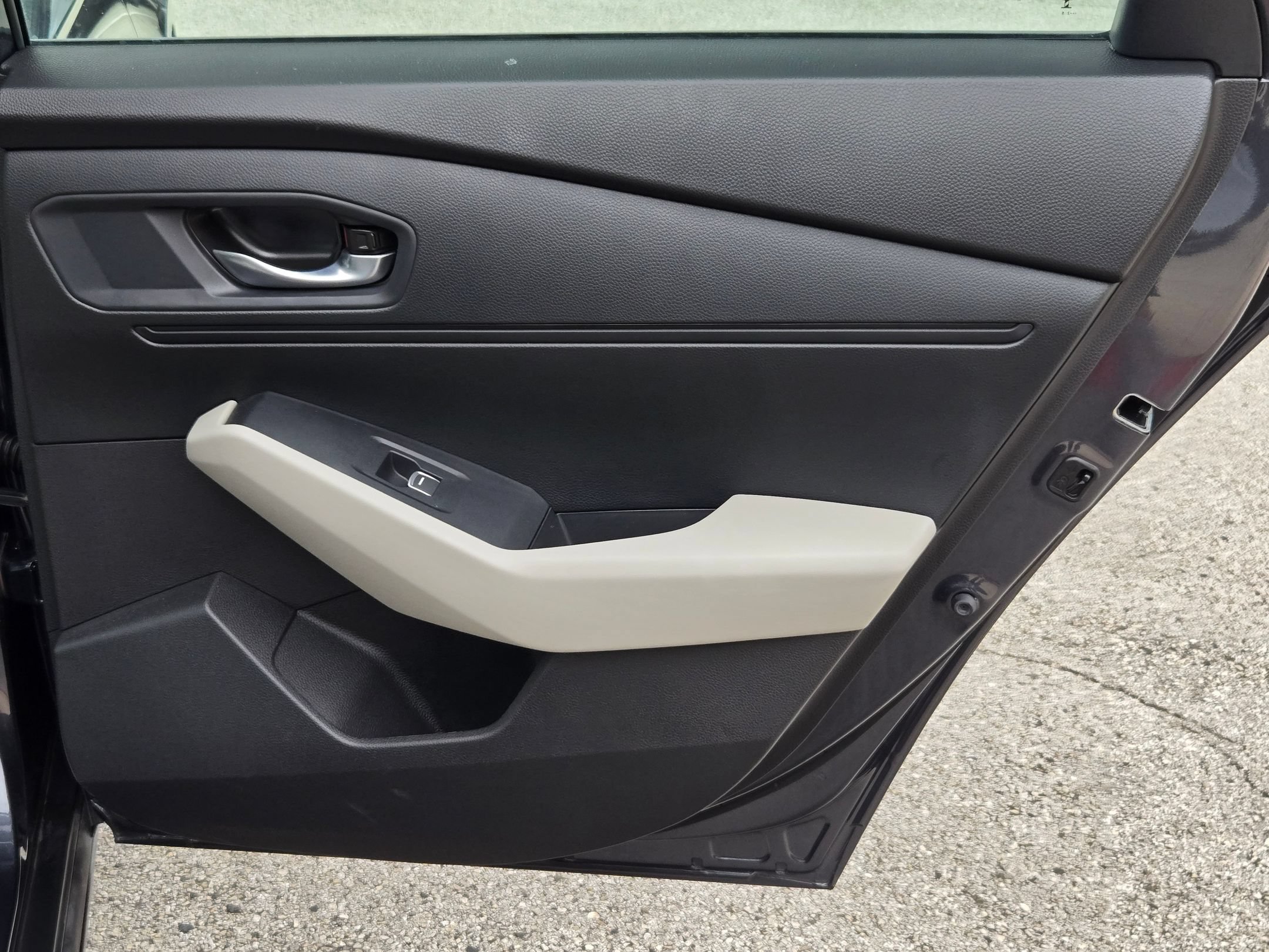 Used 2025 Honda Accord SE image 27