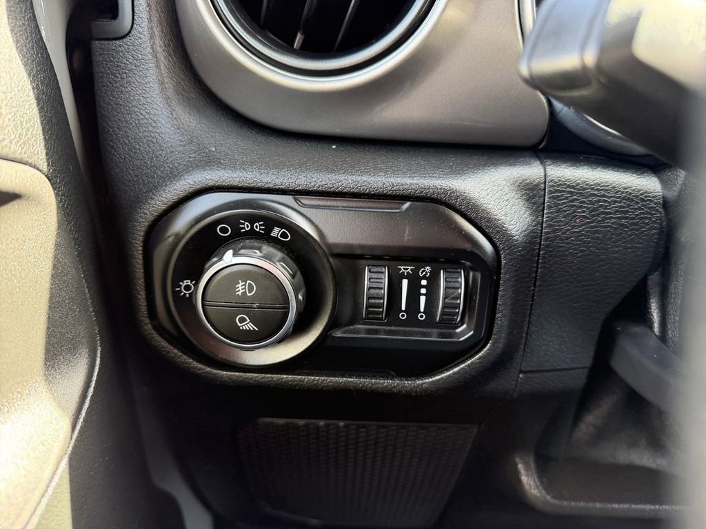 Used 2021 Jeep Gladiator Sport AWD/4WD image 18