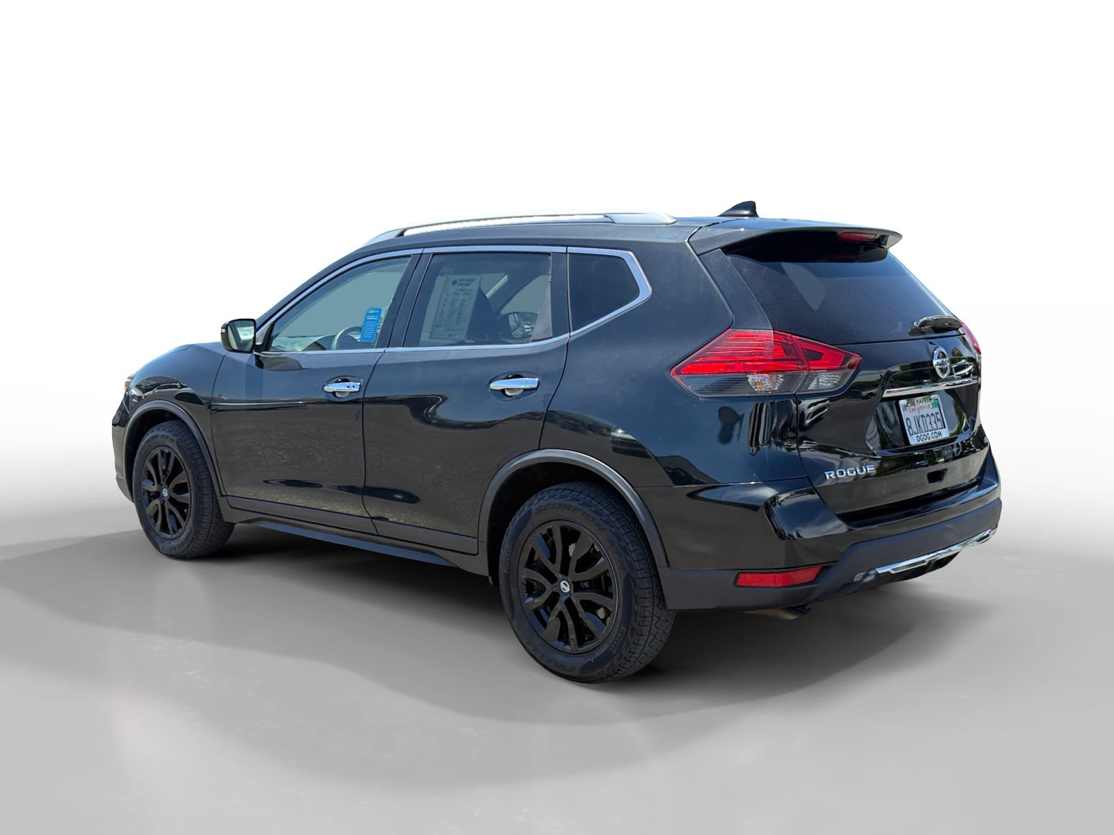 Used 2017 Nissan Rogue SV AWD/4WD image 3