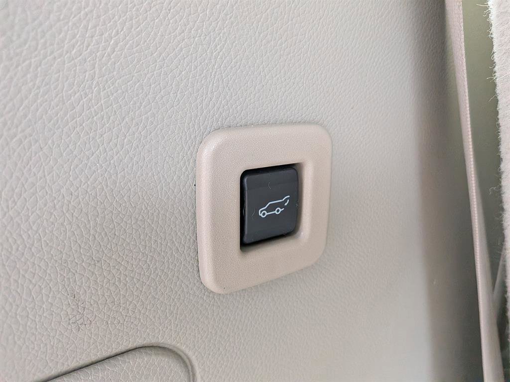 Used 2016 Lincoln Navigator Select image 22