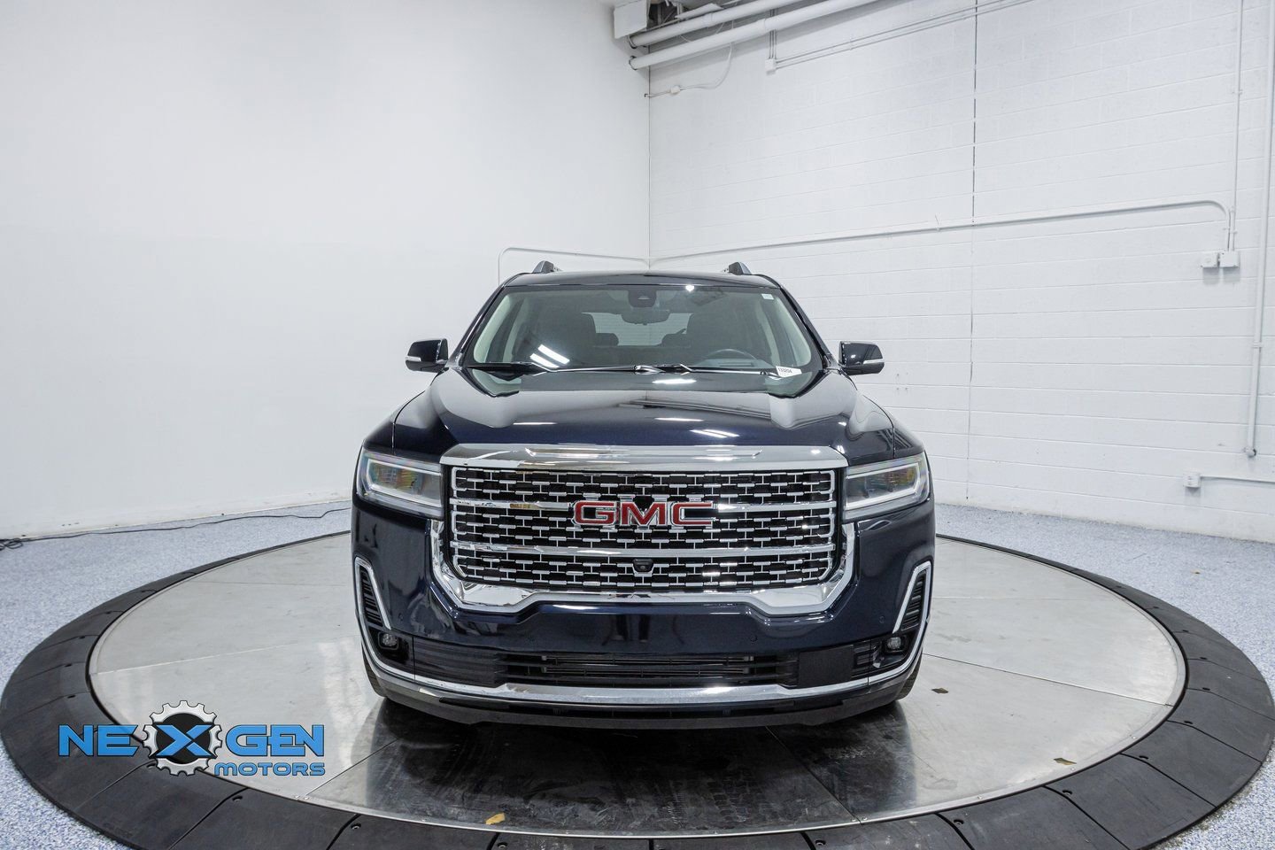 Used 2021 GMC Acadia Denali w/ Denali Ultimate Package image 2