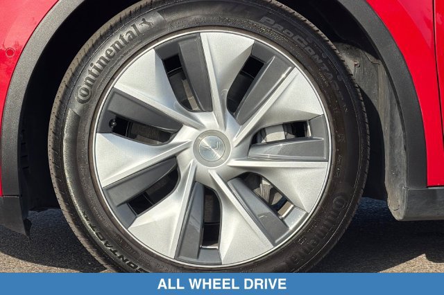 Used 2022 Tesla Model Y Long Range AWD/4WD image 28