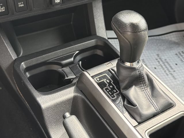 Used 2022 Toyota Tacoma SR5 w/ Technology Package RWD image 13