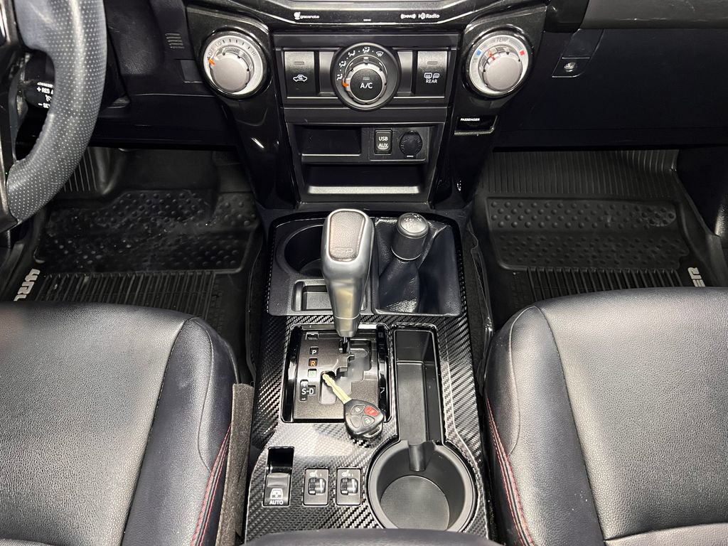 Used 2018 Toyota 4Runner TRD Off-Road Premium AWD/4WD image 18