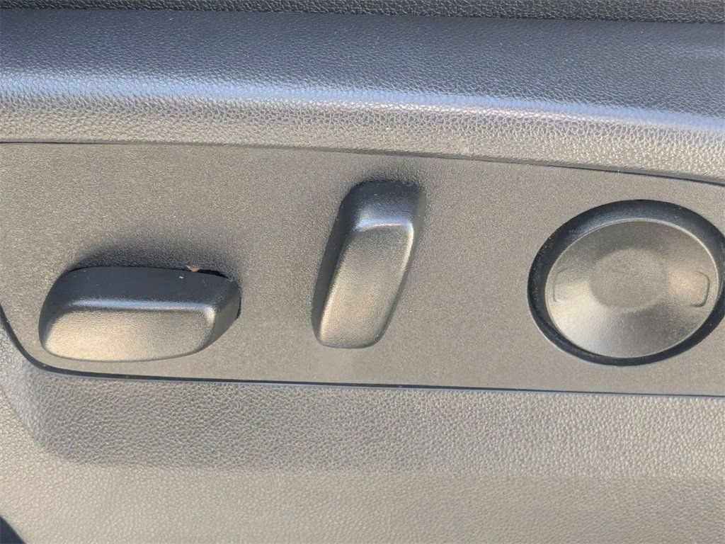 Used 2025 GMC Sierra 1500 SLT RWD image 16
