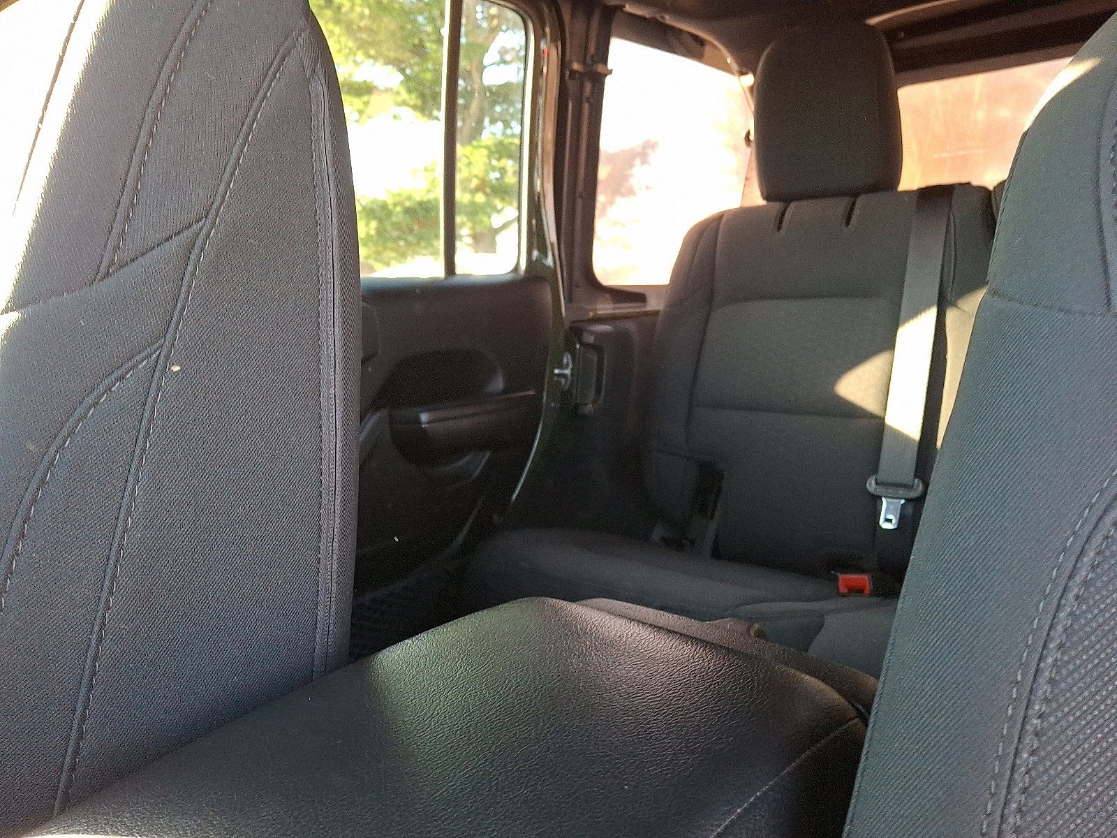 Used 2020 Jeep Wrangler Unlimited Sport image 18