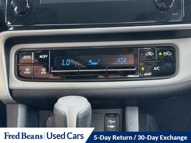 Used 2019 Toyota Corolla LE w/ Carpet Mat Package (TMS) FWD image 20