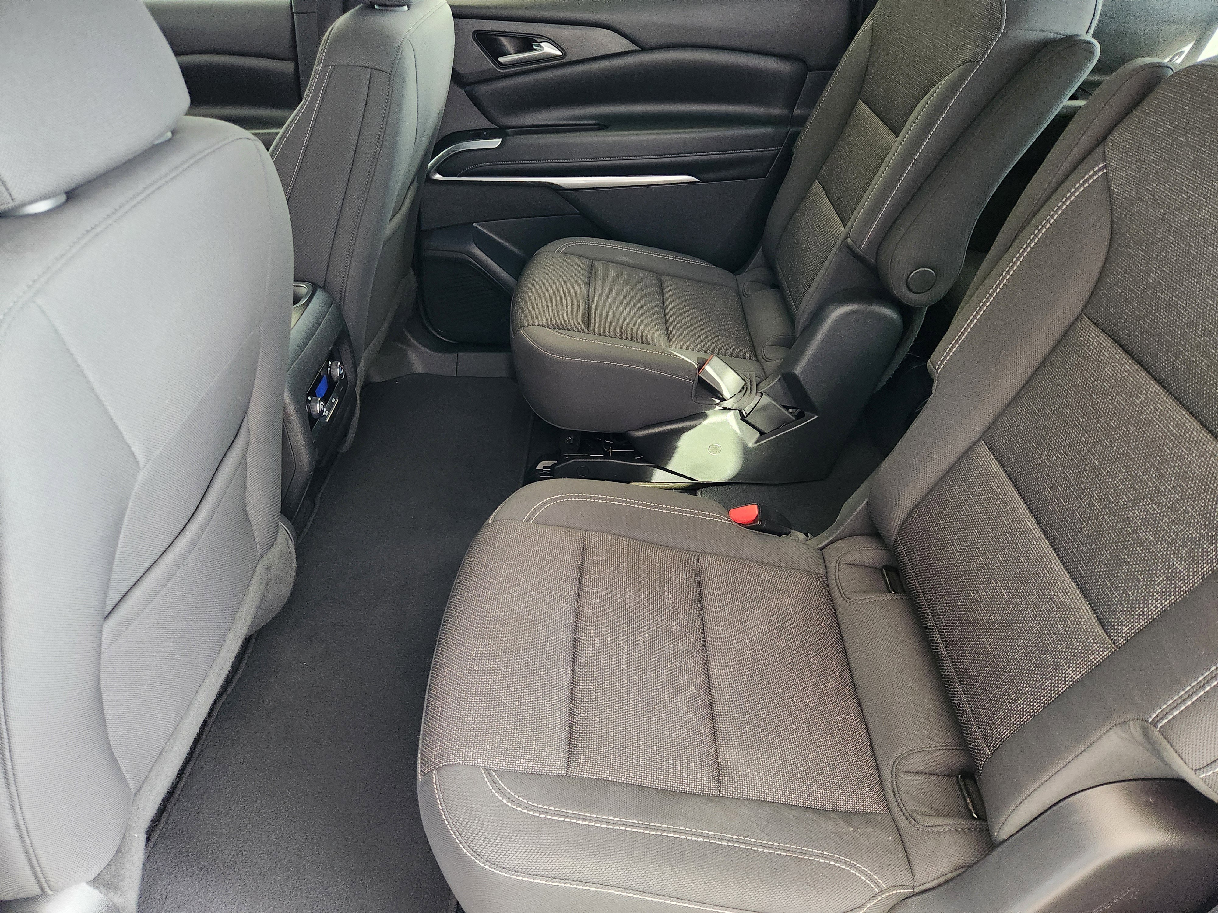 Certified 2024 Chevrolet Traverse LT image 31