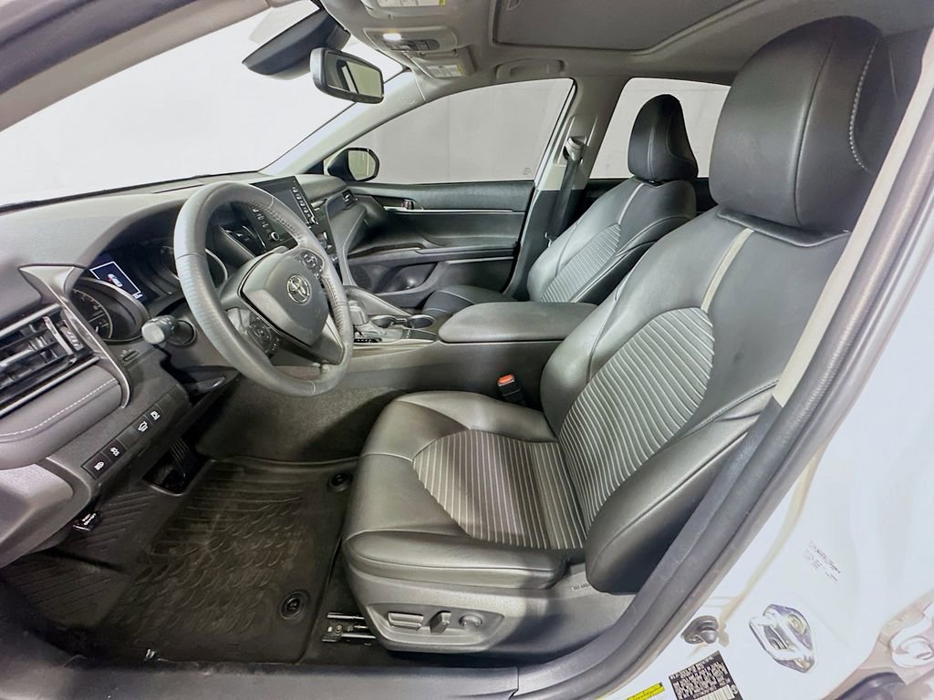 Used 2023 Toyota Camry SE w/ Convenience Package FWD image 15