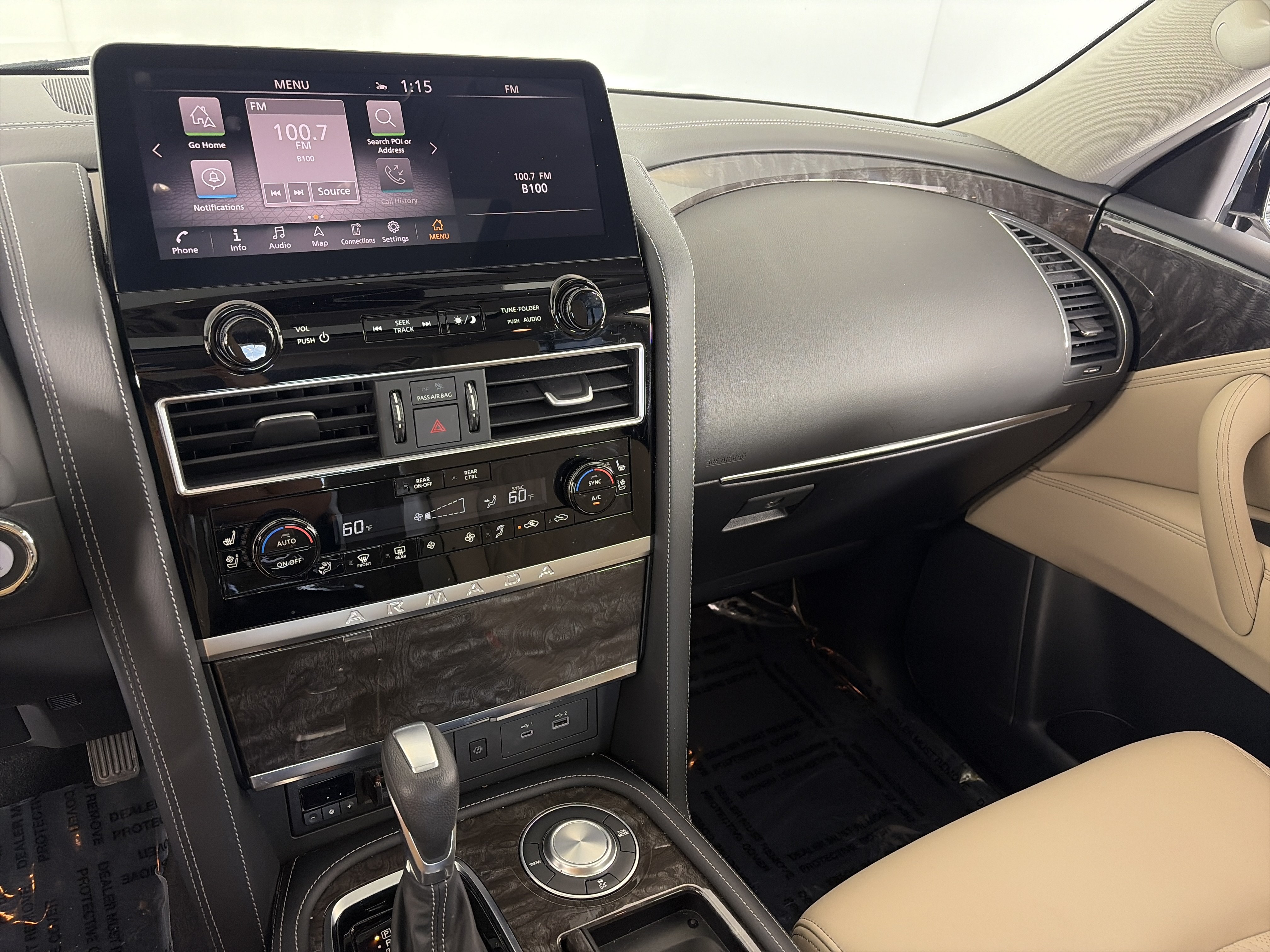 Used 2024 Nissan Armada Platinum w/ Captain's Chairs Package RWD image 4