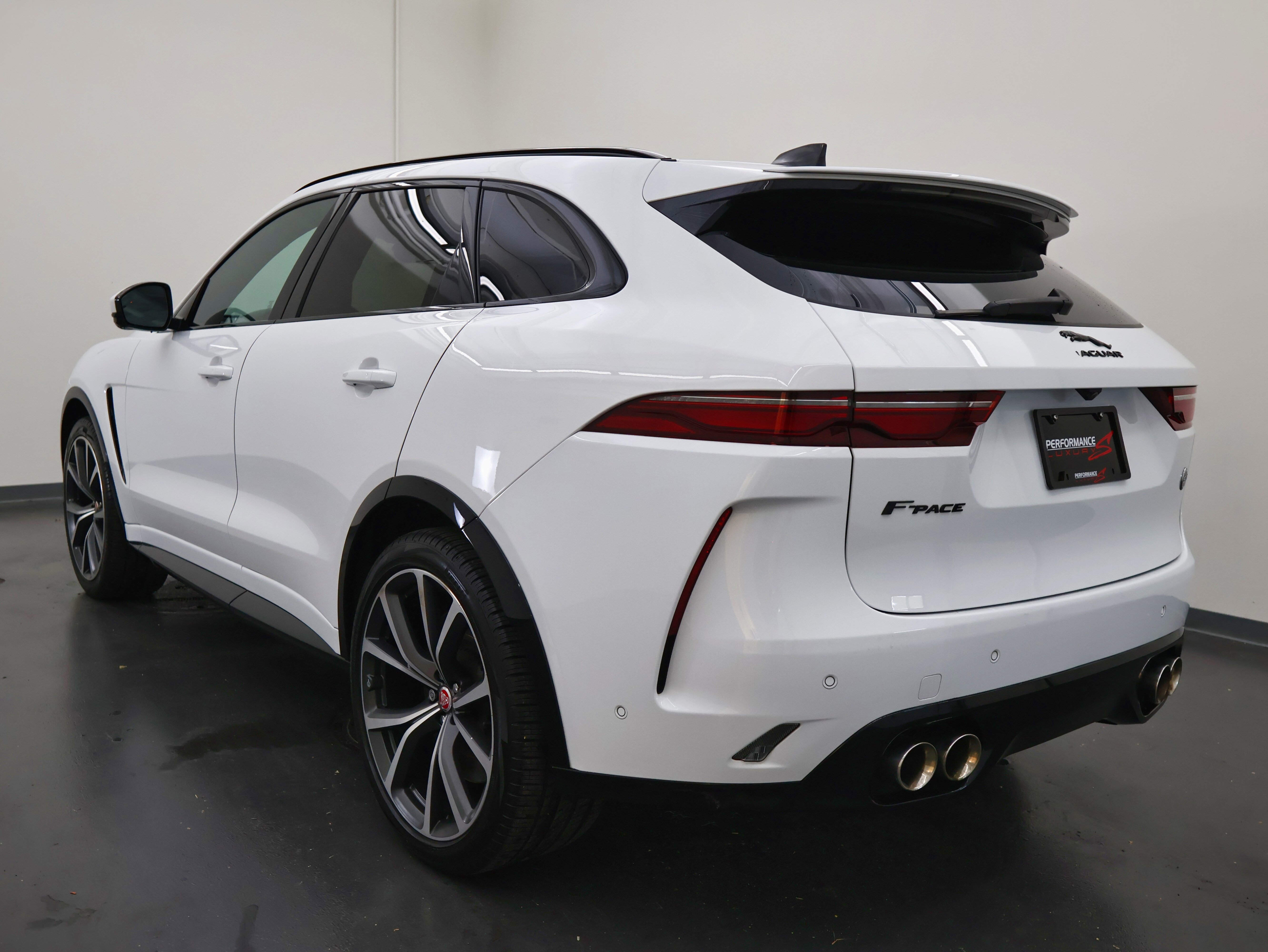 Used 2023 Jaguar F-PACE SVR image 5
