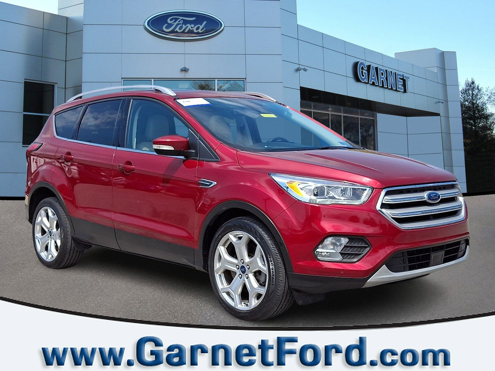 Certified 2019 Ford Escape Titanium AWD/4WD image 1