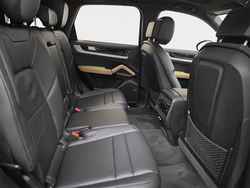 Used 2024 Porsche Cayenne image 14