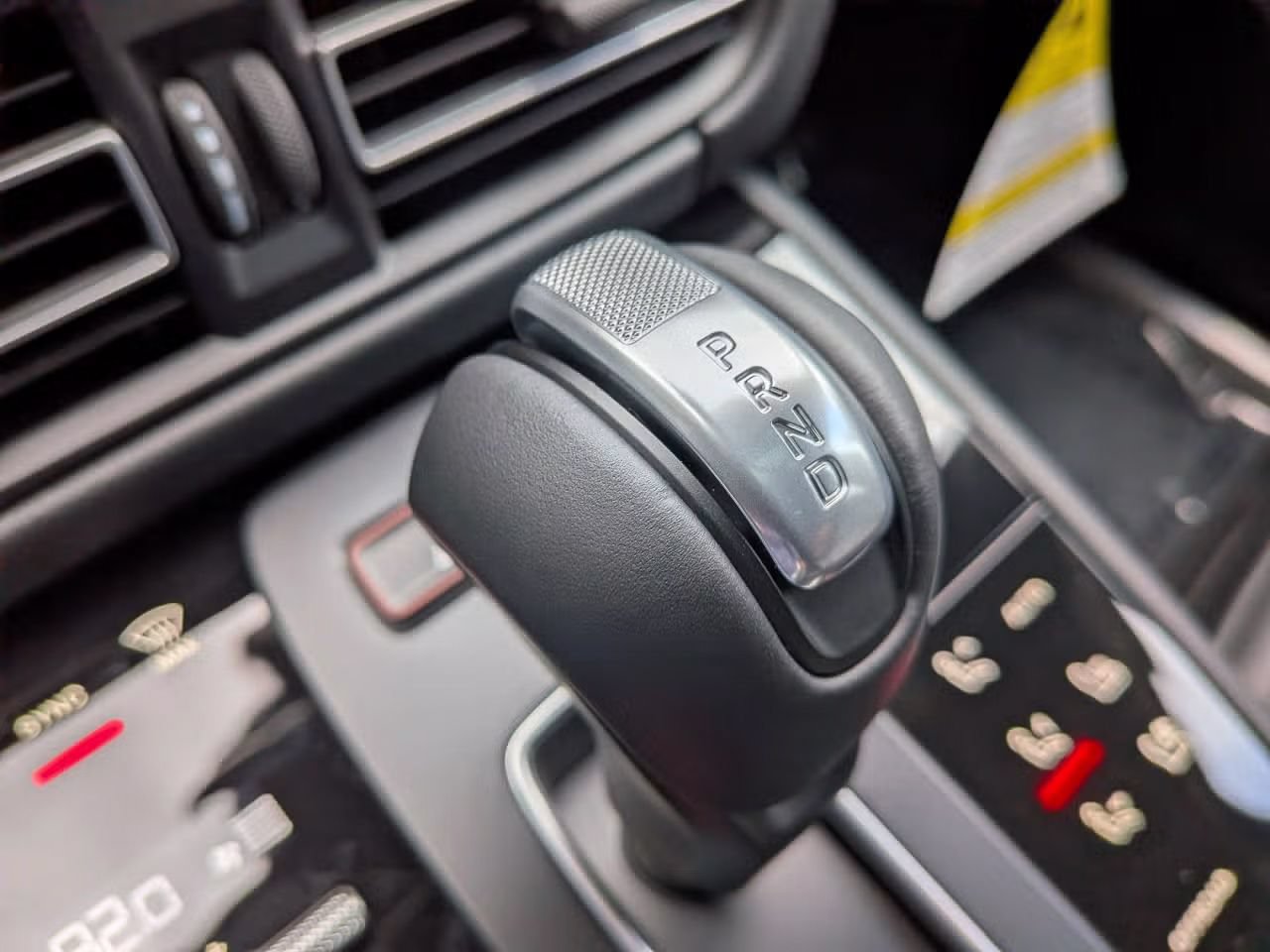 Certified 2026 Porsche Macan AWD/4WD image 22
