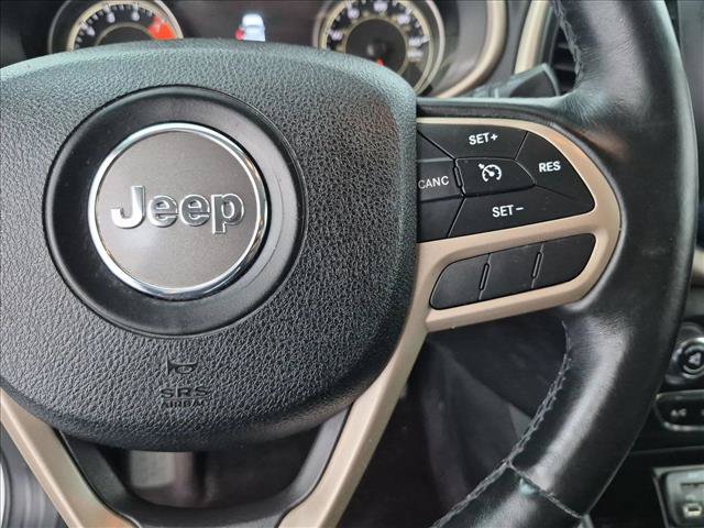 Used 2017 Jeep Cherokee Limited w/ Luxury Group FWD image 30
