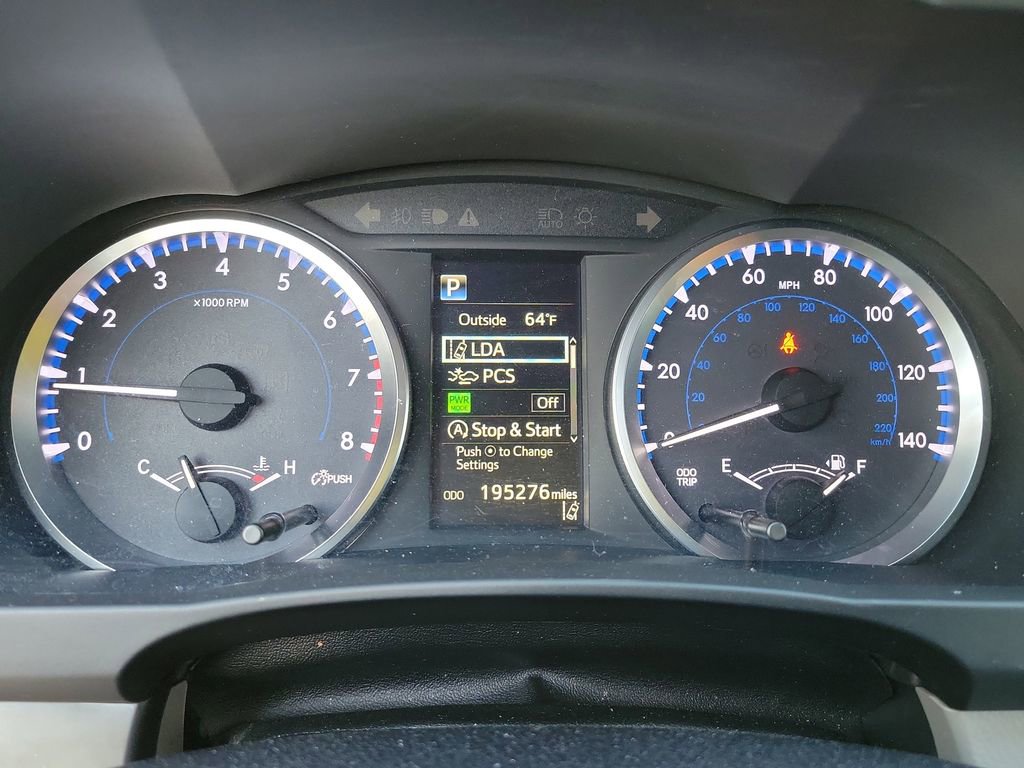 Used 2017 Toyota Highlander Plus image 32