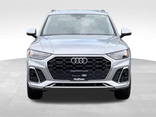 Certified 2024 Audi Q5 e Premium AWD/4WD image 2