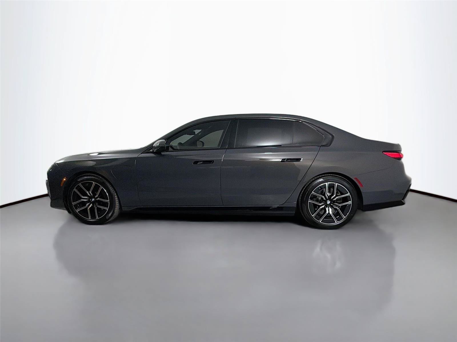 New 2026 BMW 750e xDrive AWD/4WD image 15