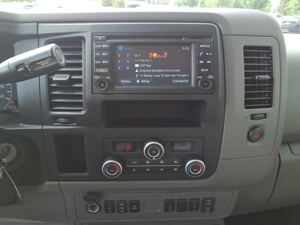 Used 2017 Nissan NV 3500 SL RWD image 23