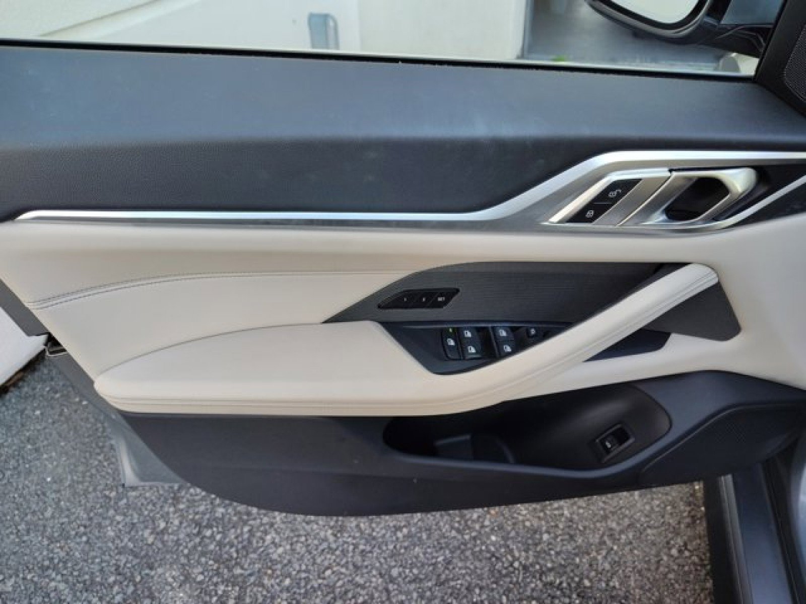 Used 2023 BMW i4 eDrive35 image 21