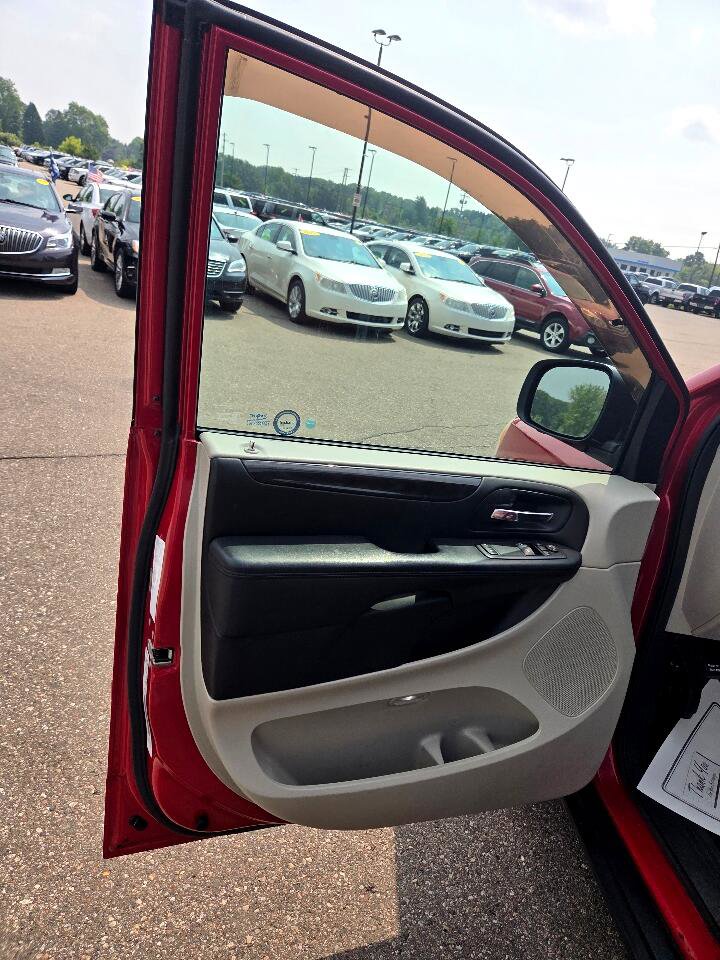 Used 2013 Dodge Grand Caravan SXT image 10