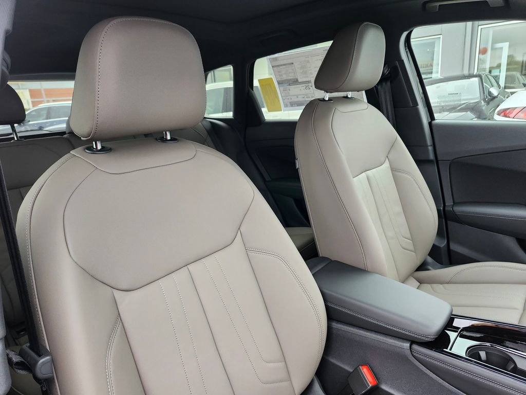 New 2026 Audi Q3 quattro 2.0T AWD/4WD image 11