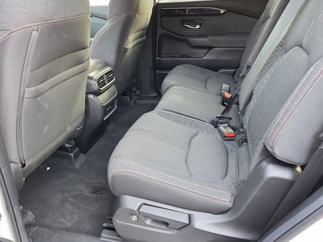Used 2025 Honda Pilot Sport image 11