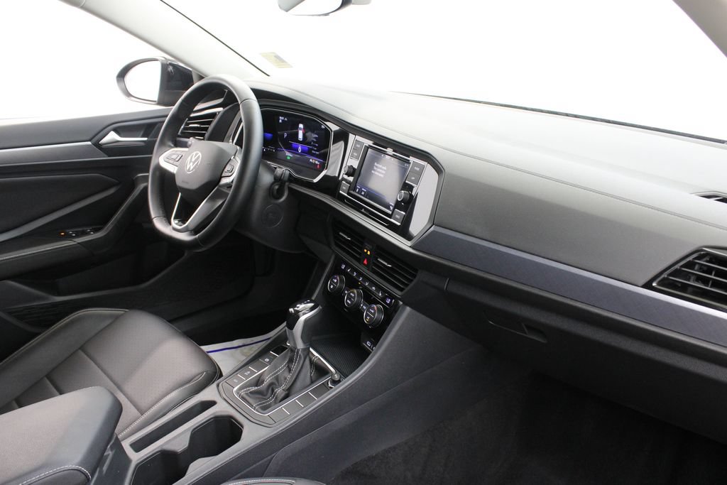 Certified 2023 Volkswagen Jetta SE FWD image 24
