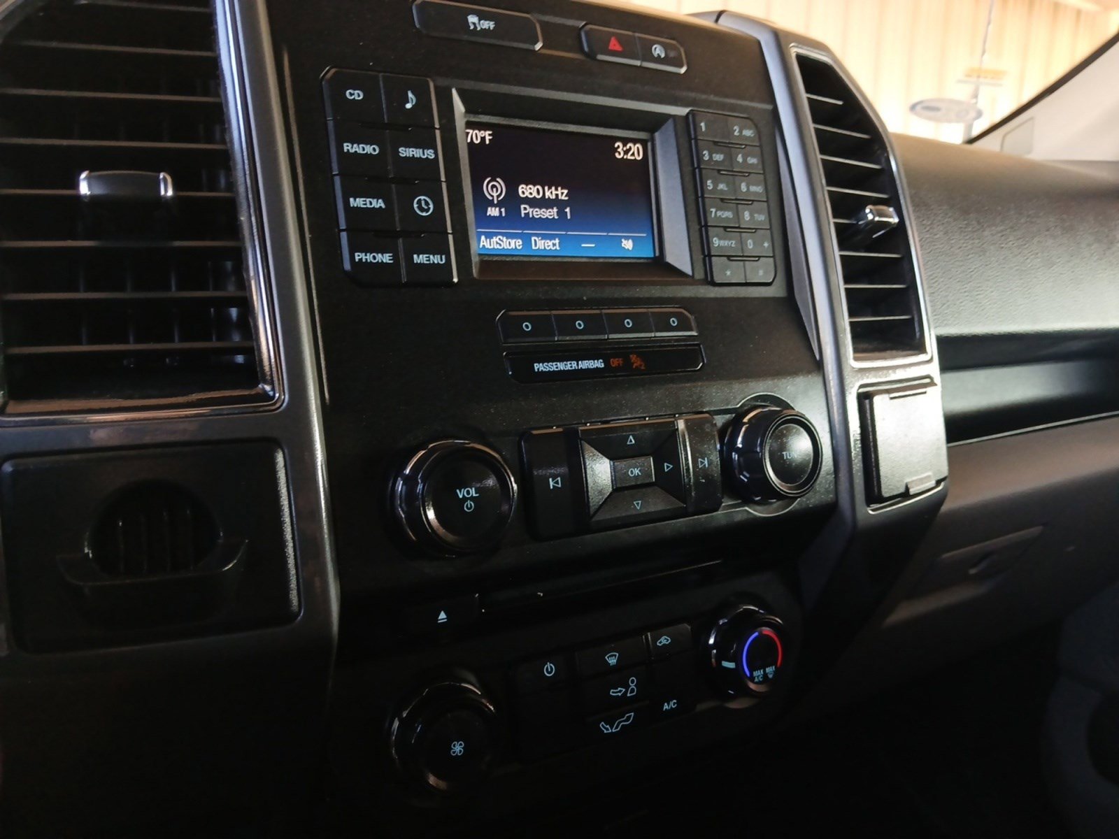 Used 2017 Ford F150 XLT image 19