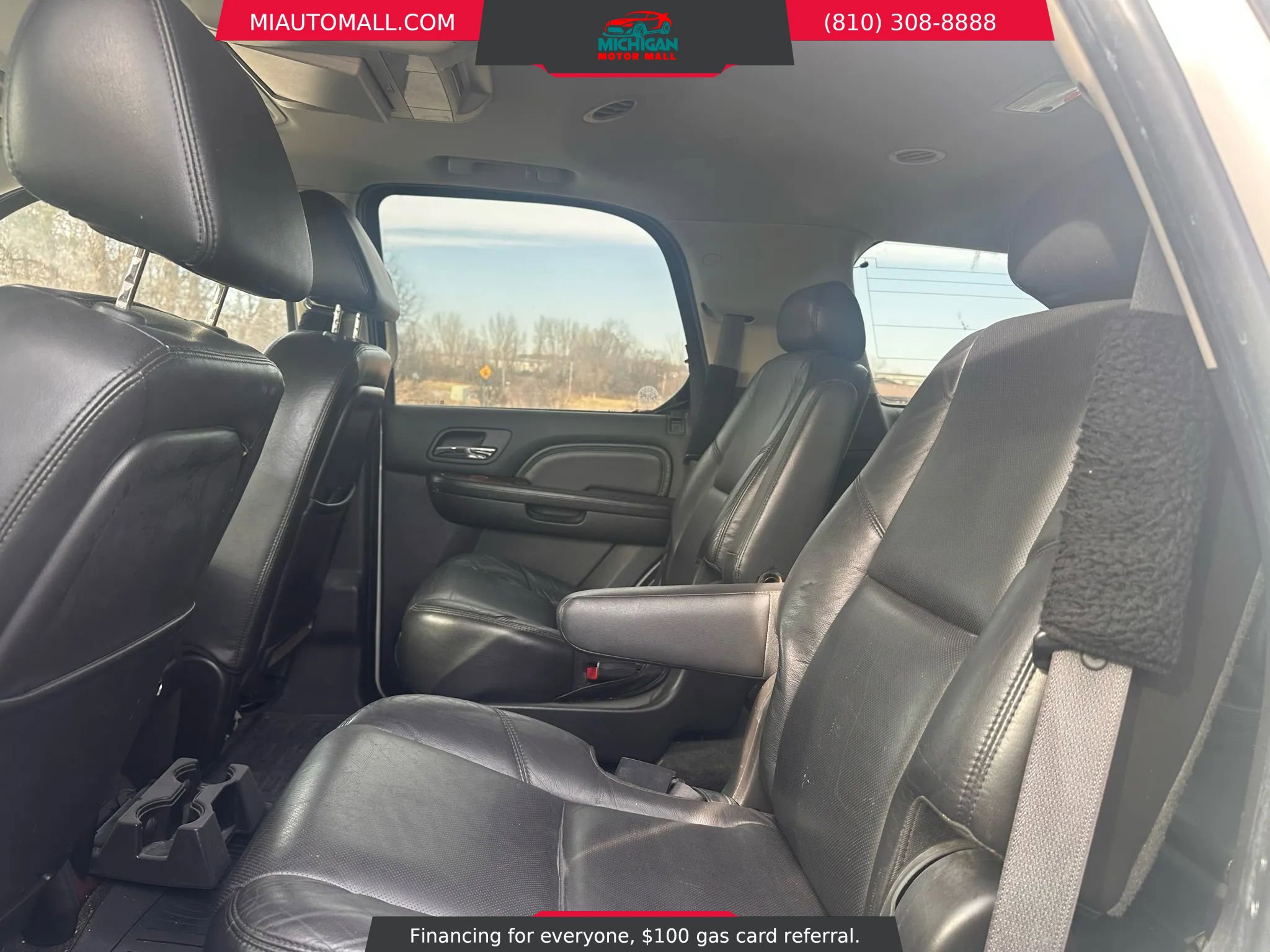 Used 2010 Cadillac Escalade Luxury image 24