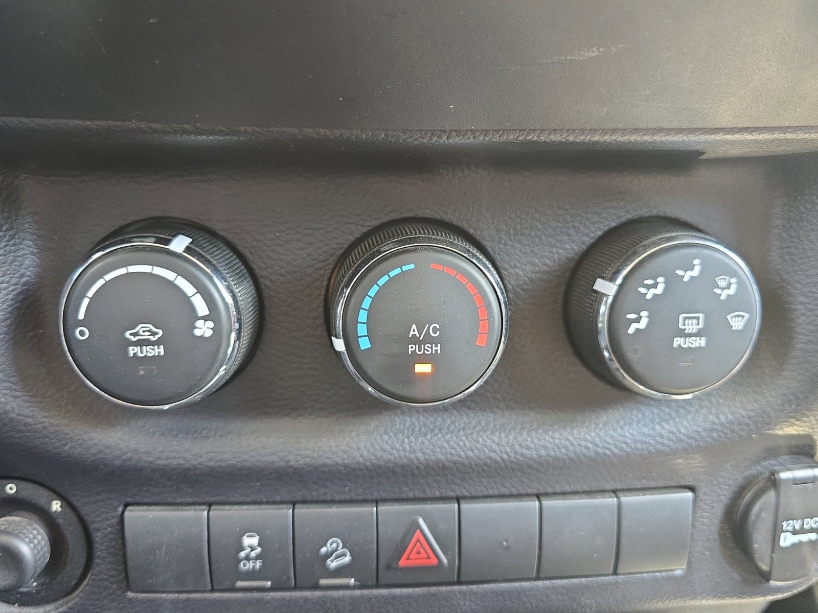 Used 2015 Jeep Wrangler Unlimited Sport w/ Quick Order Package 24S AWD/4WD image 17