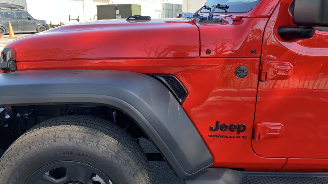 Used 2024 Jeep Wrangler Sport image 33