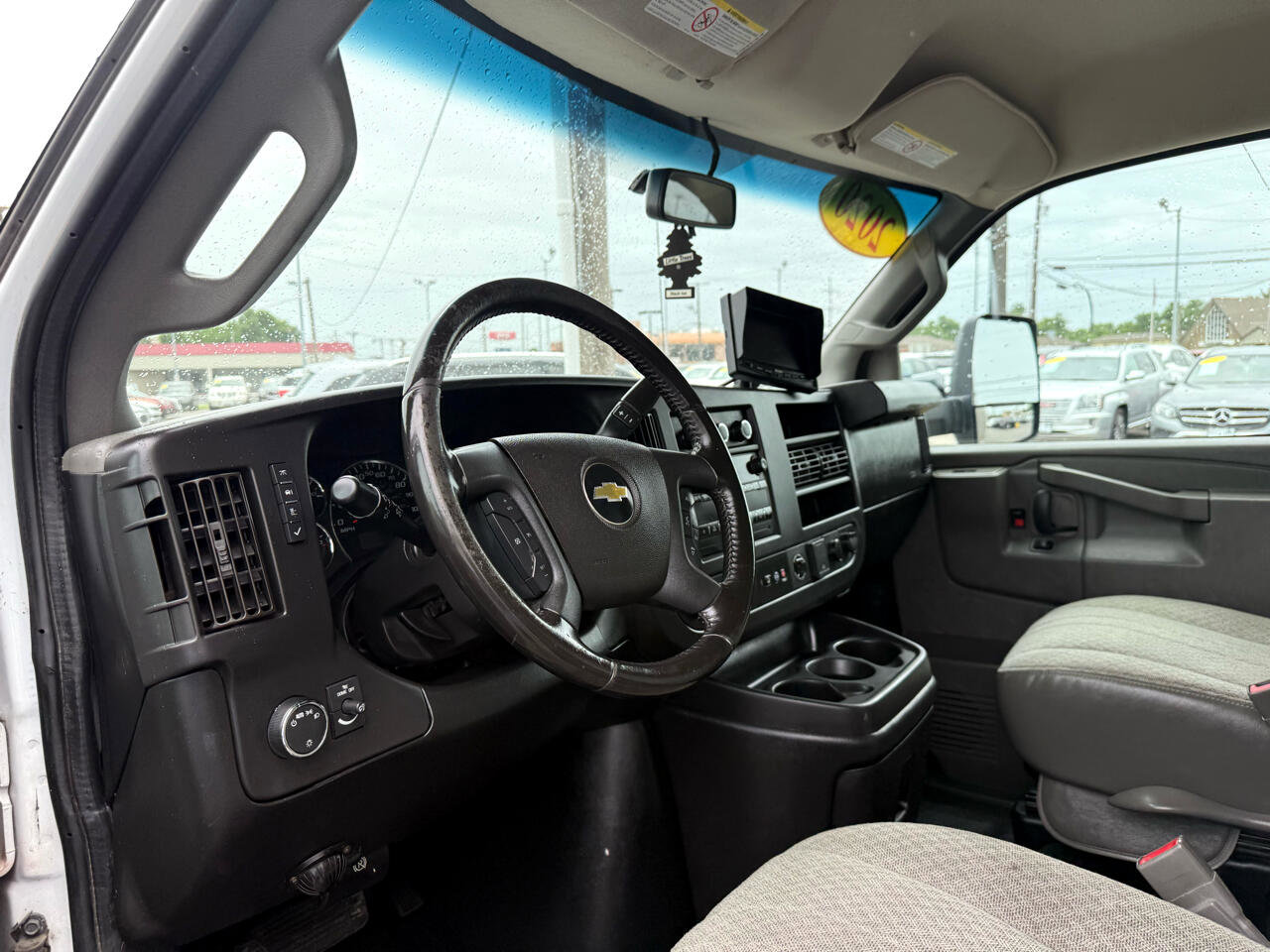 Used 2020 Chevrolet Express 3500 Extended w/ Power Convenience Package image 9